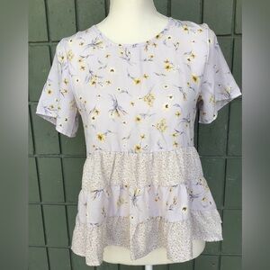 NWT women Paper Crane Anthropology crop top floral-  Size small.